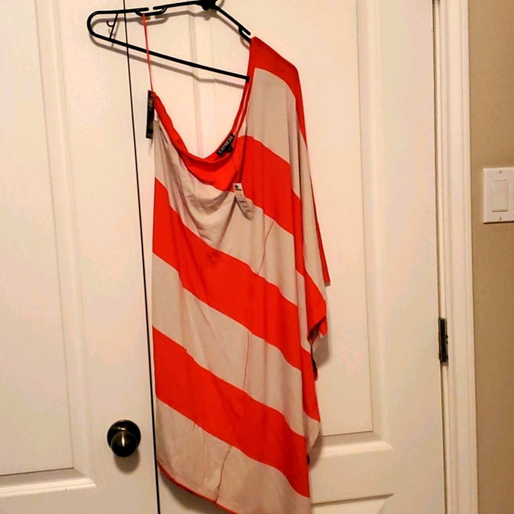 One shoulder dress